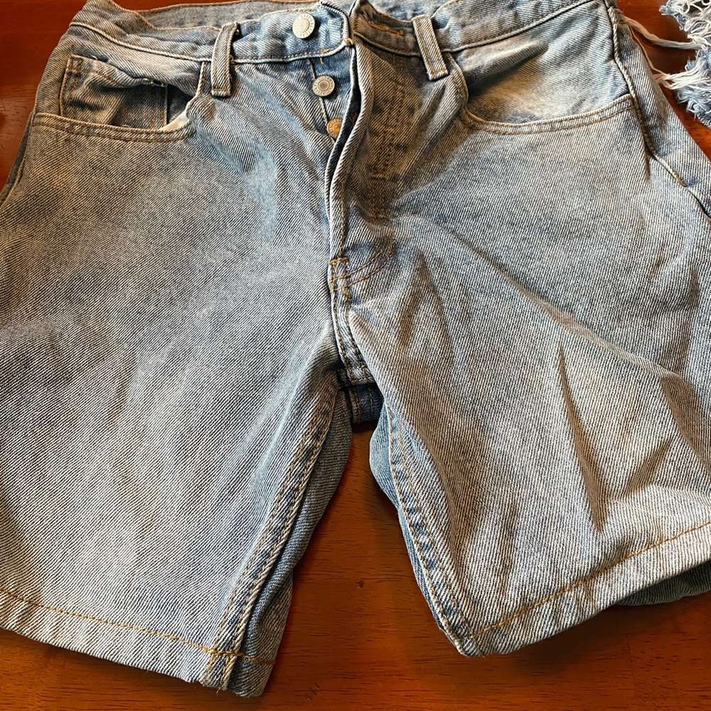 Knee cut shorts